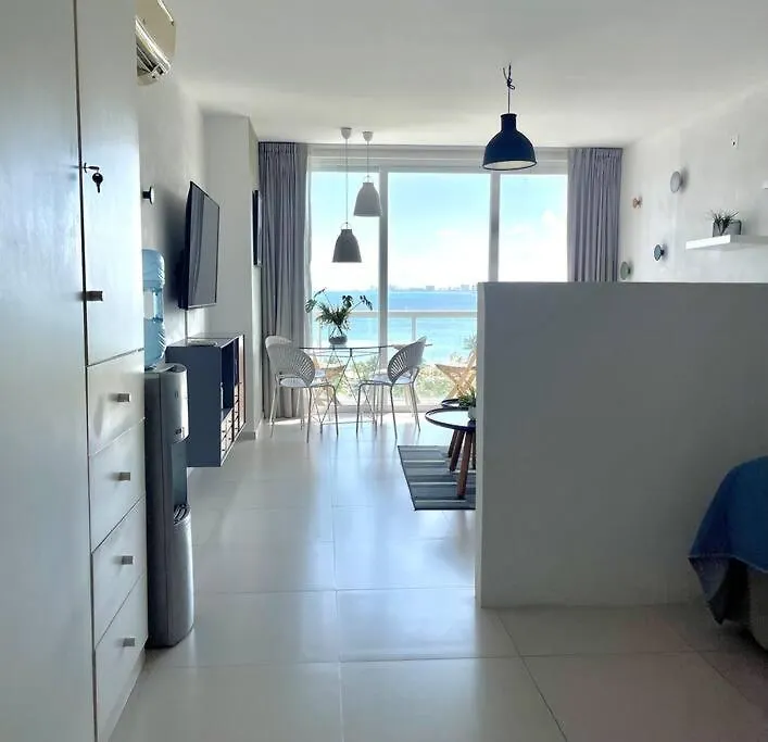 *Sun Scape Beachfront Studio By Casa Paraiso* Cancun