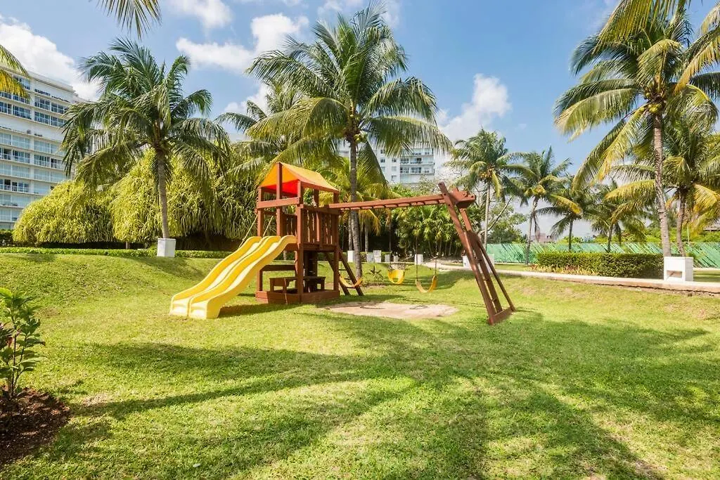 *Sun Scape Beachfront Studio By Casa Paraiso* Cancun Apartment