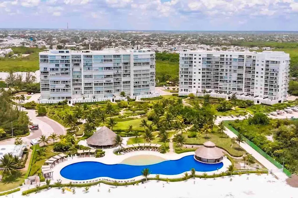 *Sun Scape Beachfront Studio By Casa Paraiso* Cancun Apartment